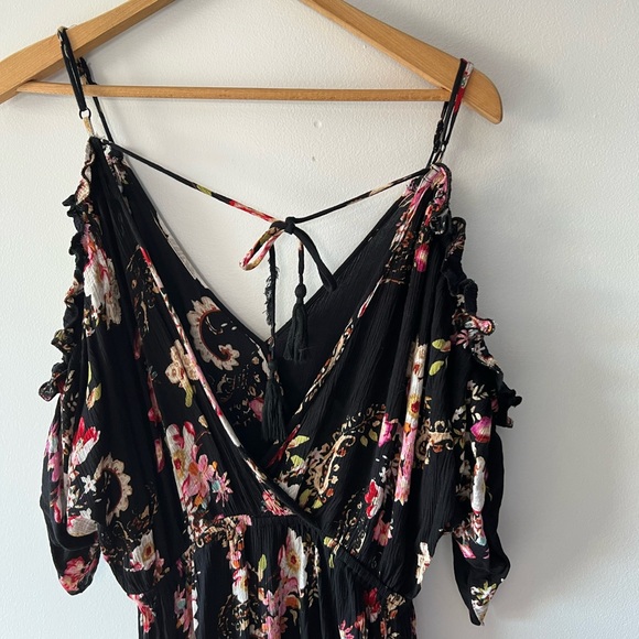 Black Floral Romper Wide Leg Chiffon-Like Material and Off the Shoulder Design - Picture 5 of 6